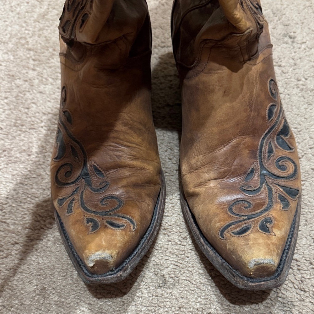 Old Gringo Brown Leather Embroidered Heeled Boots with Black Accents - Picture 2 of 6